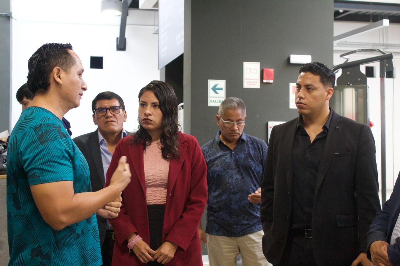 Diputada electa Svieta Fernández, sostiene reunión con la Federación Deportiva Peruana de Policías y Bomberos 